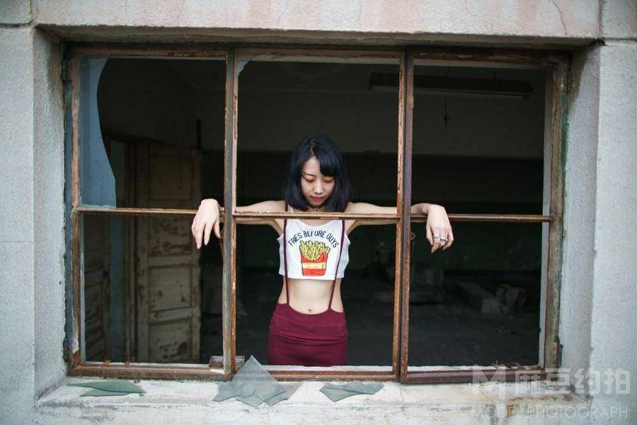 黑白模特