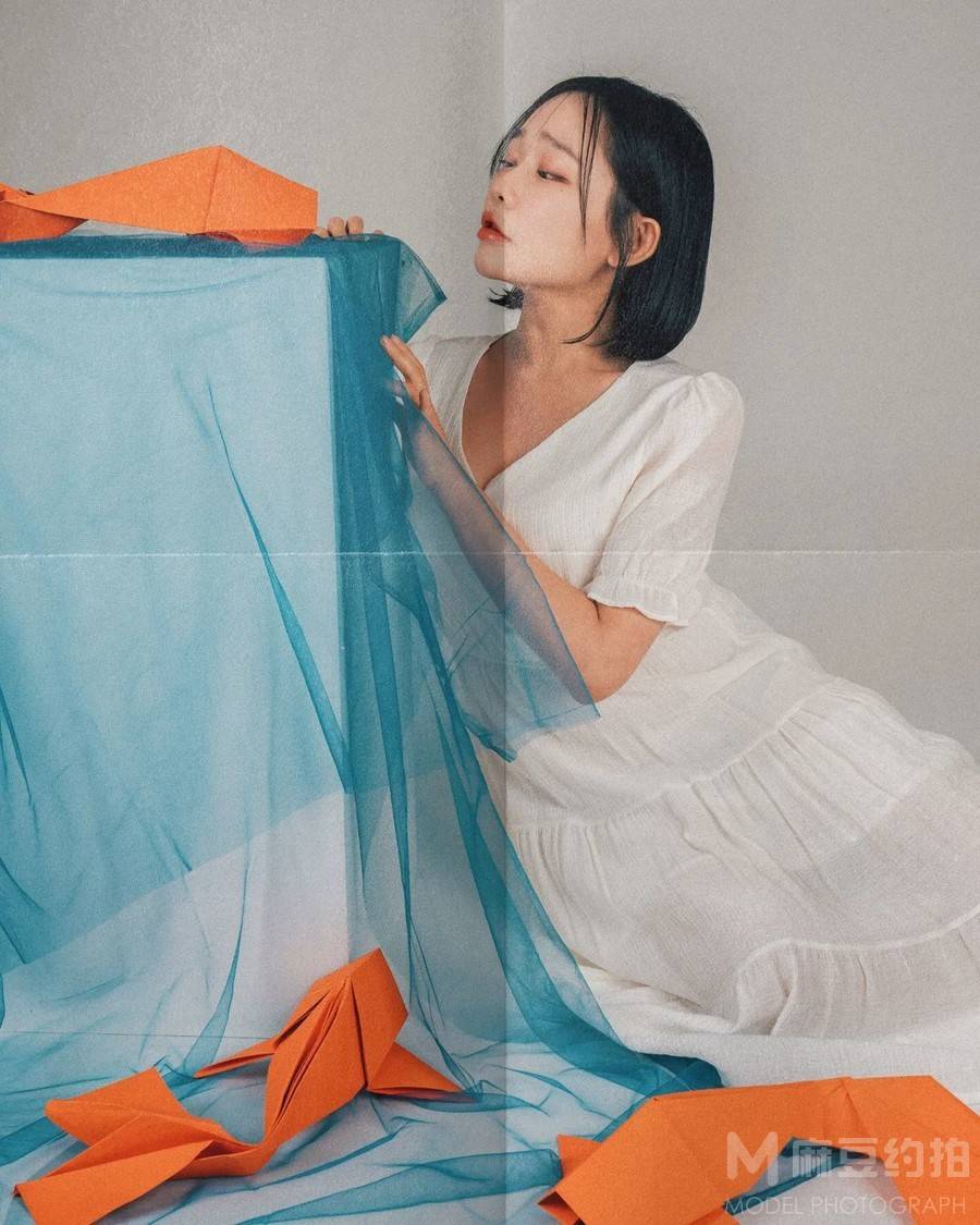 情绪模特