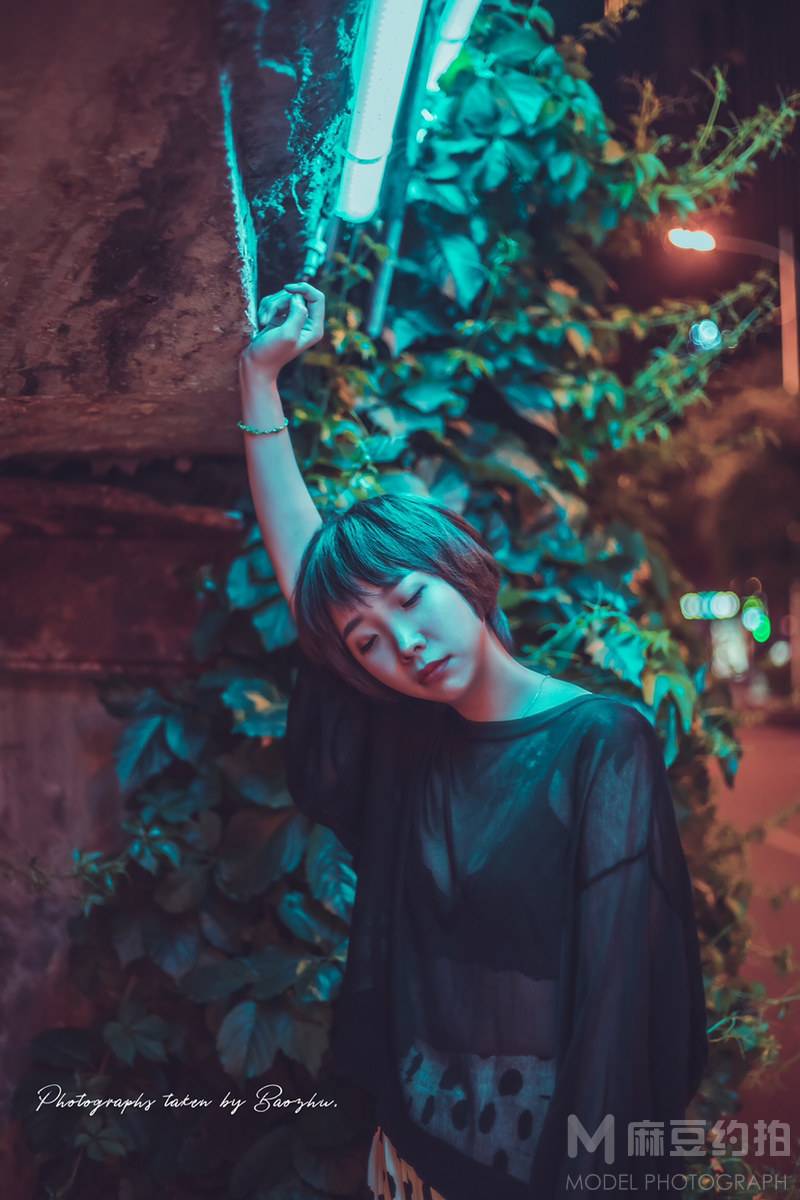 情绪模特