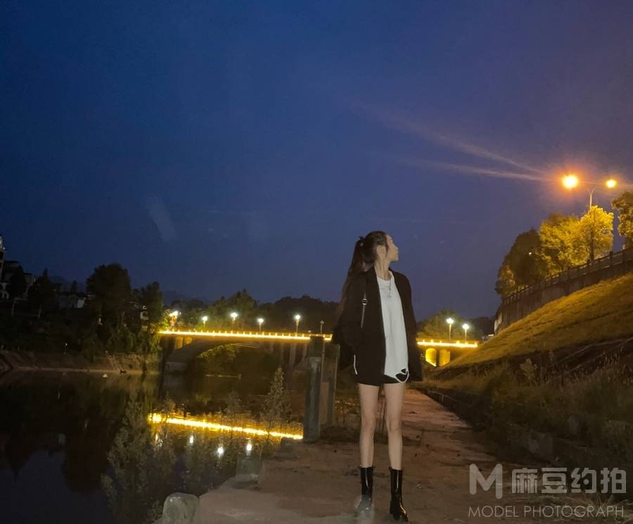 夜景模特