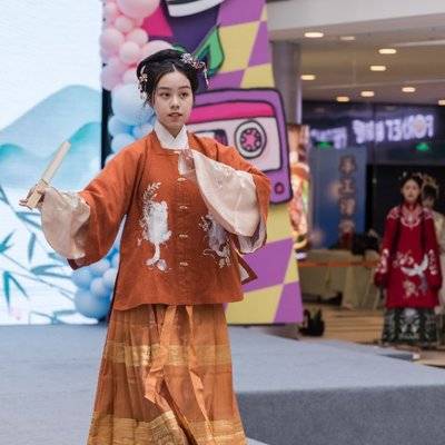 汉服模特