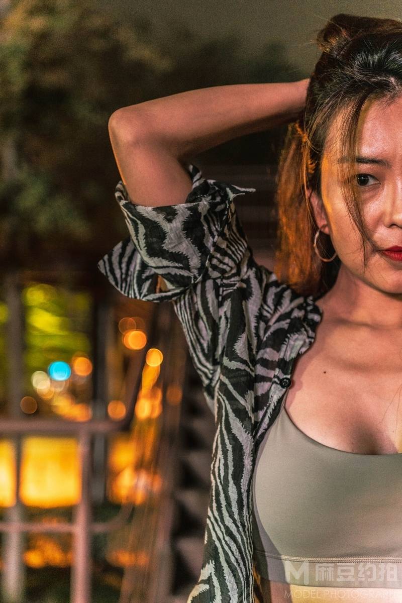 情绪模特