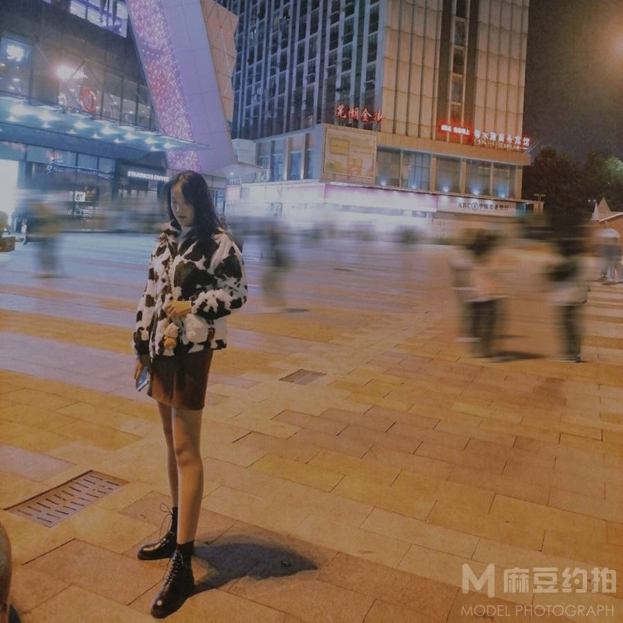 校园模特
