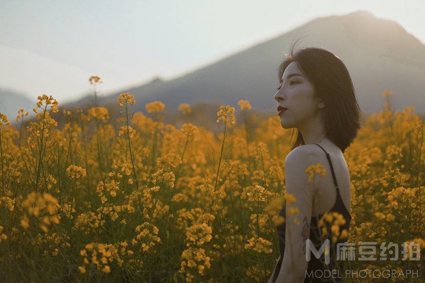 情绪模特