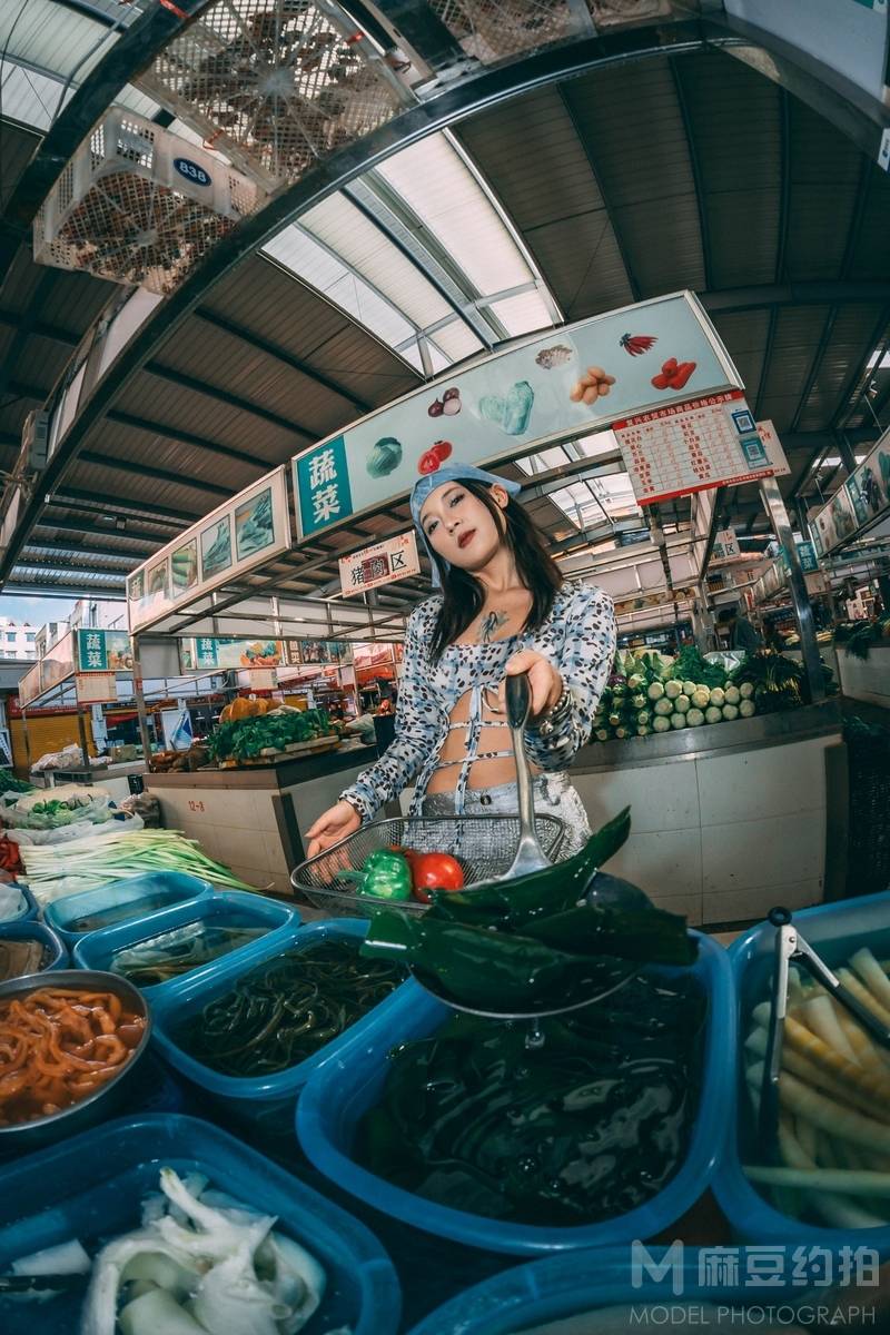 情绪模特