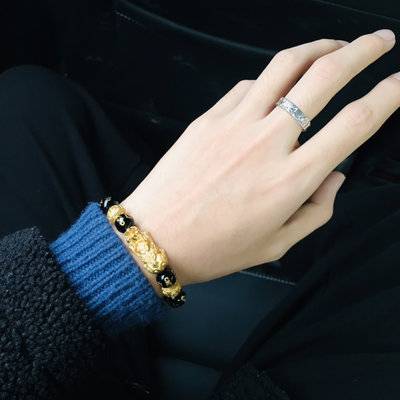 黑白模特
