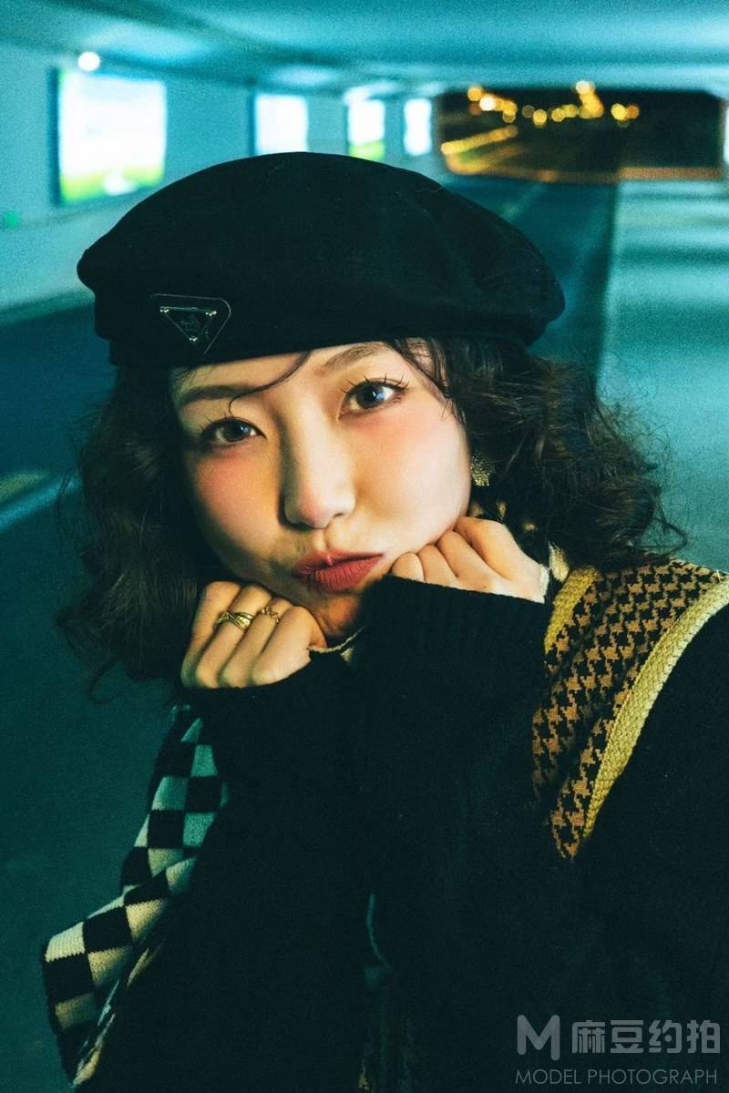 情绪模特