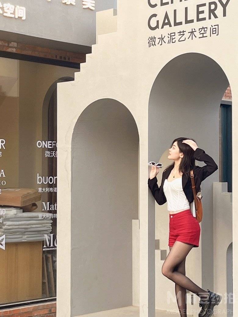 情绪模特