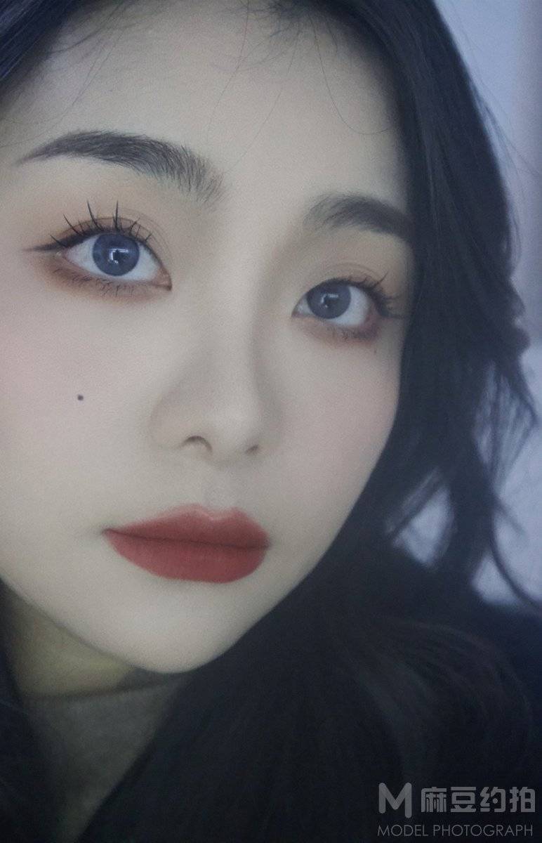妆容模特