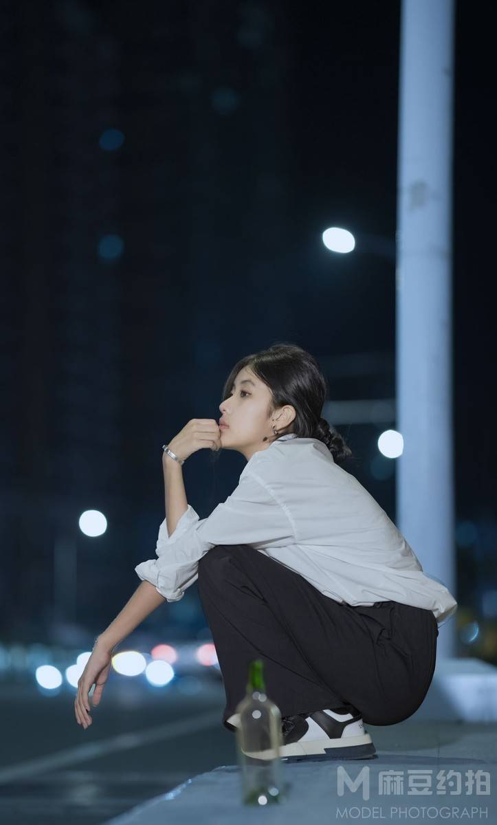 情绪模特
