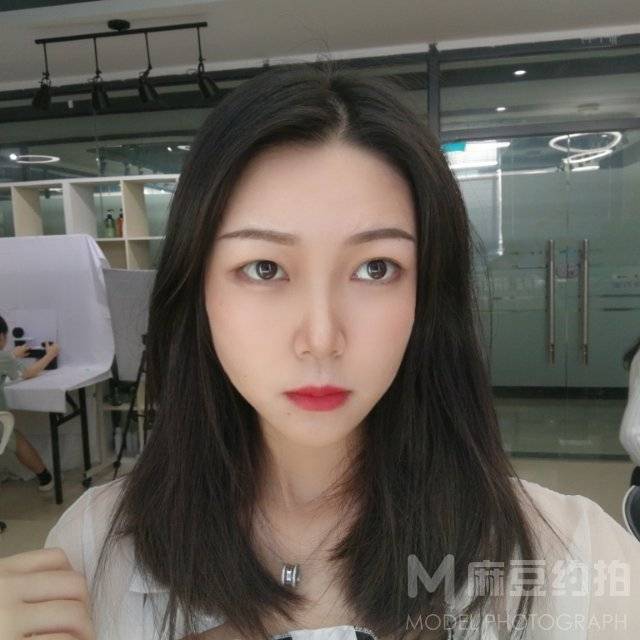 妆容模特