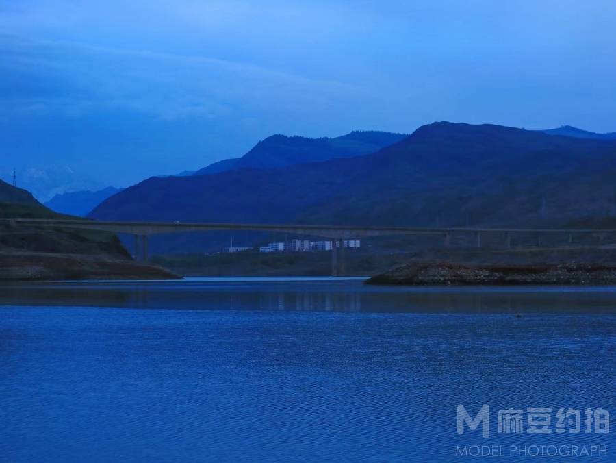 夜景模特