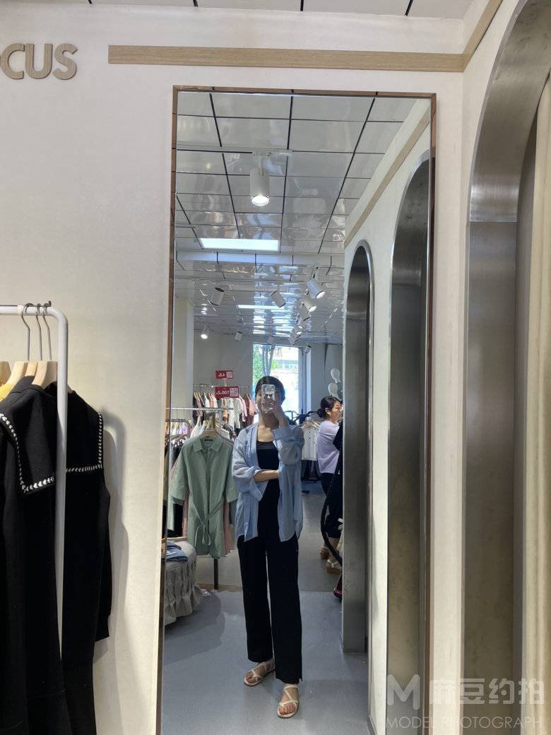 妆容模特
