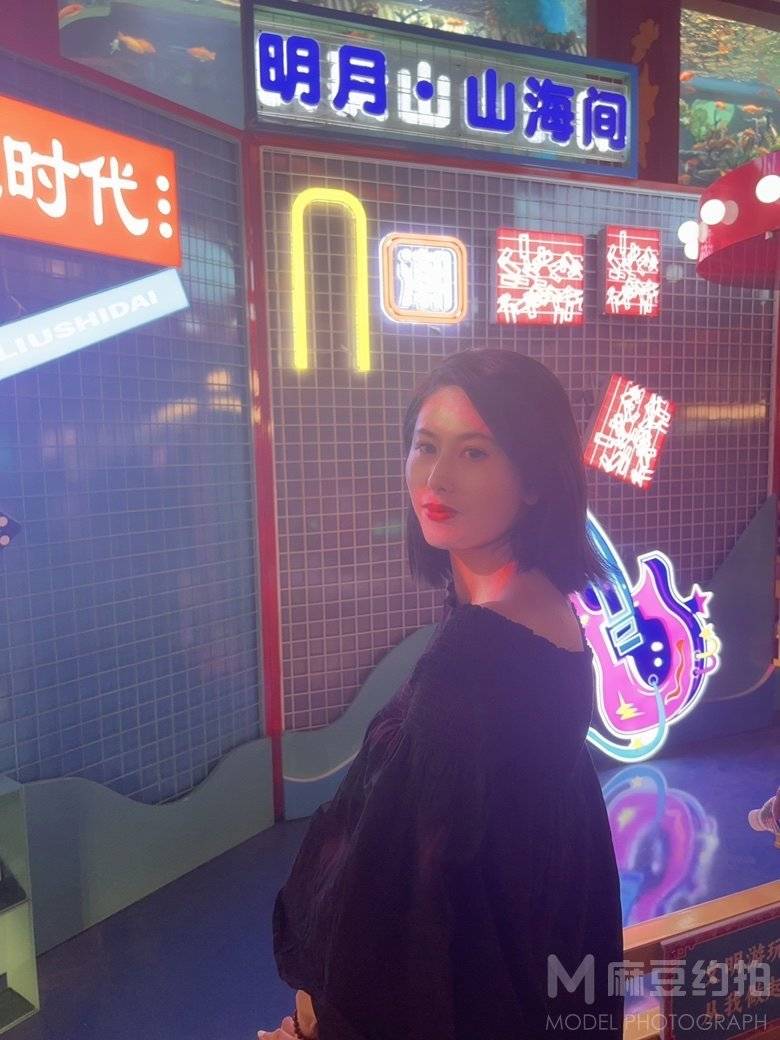 校园模特