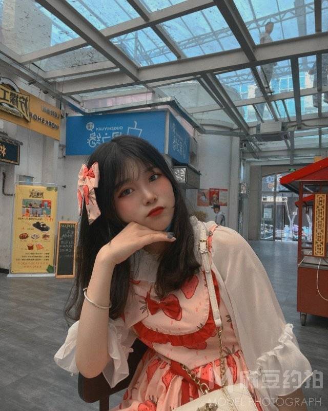 妆容模特