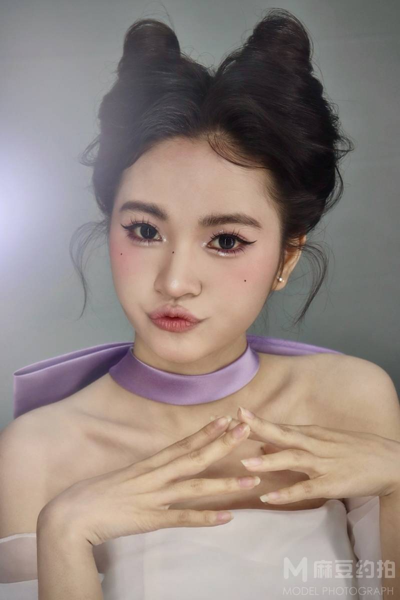 妆容模特