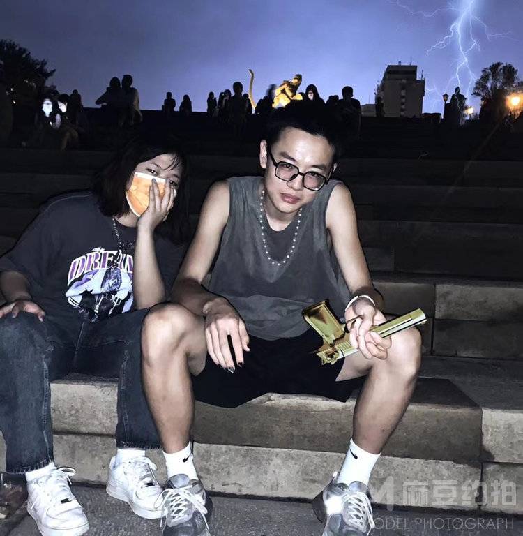 情绪模特