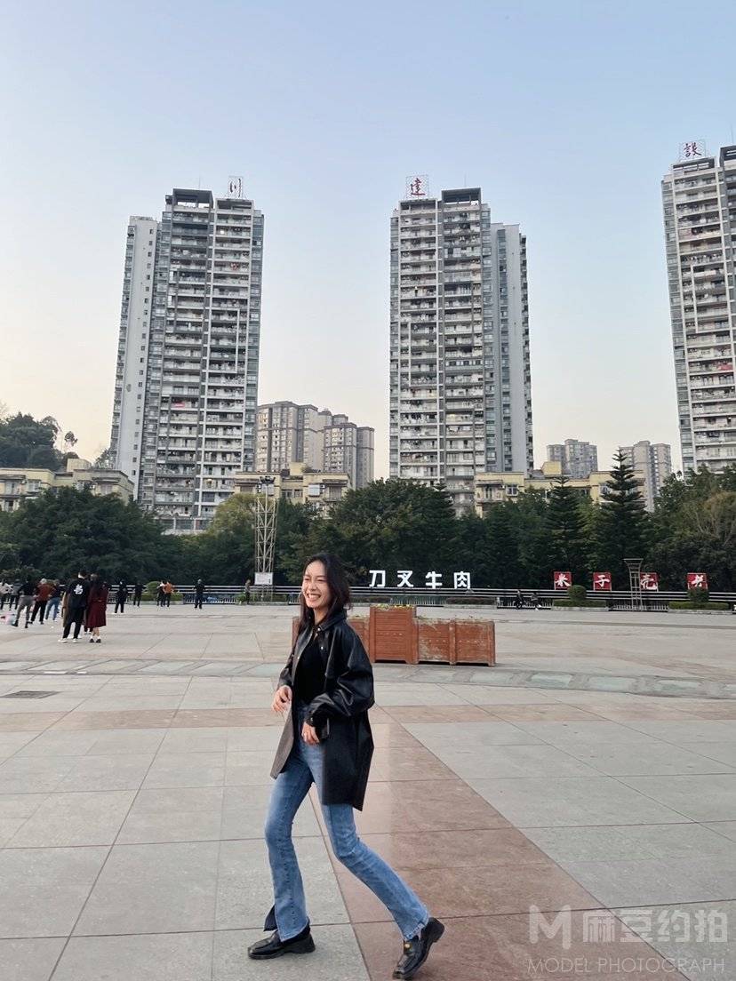黑白模特