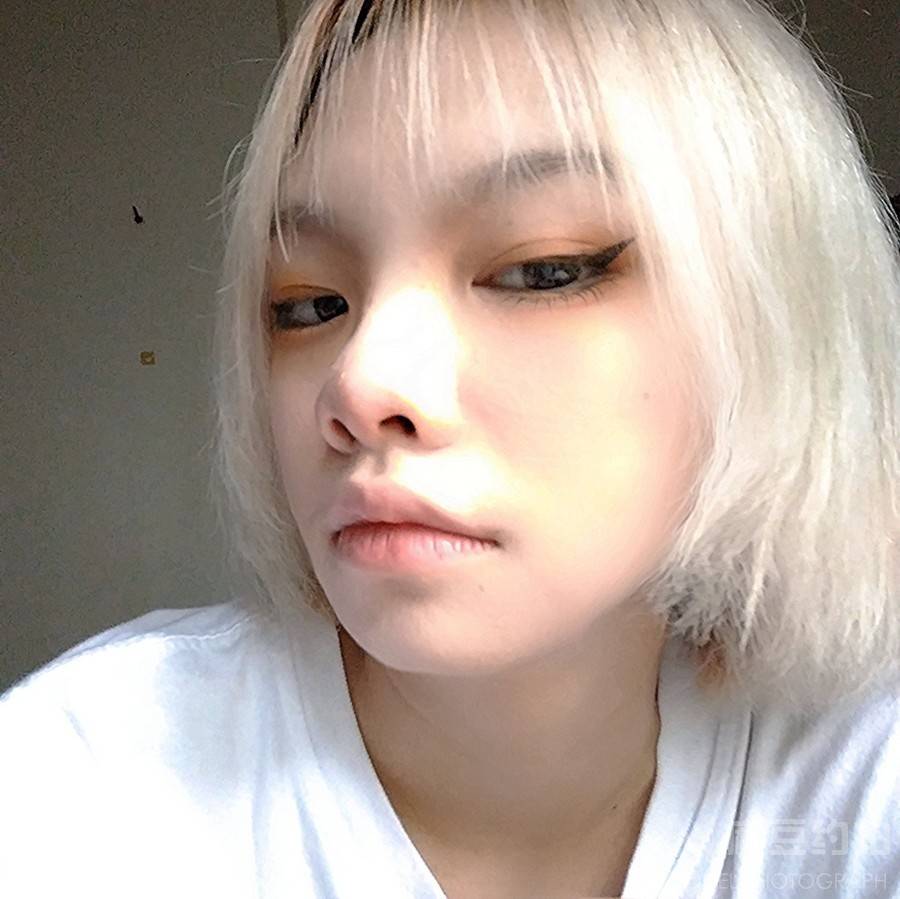 黑白模特