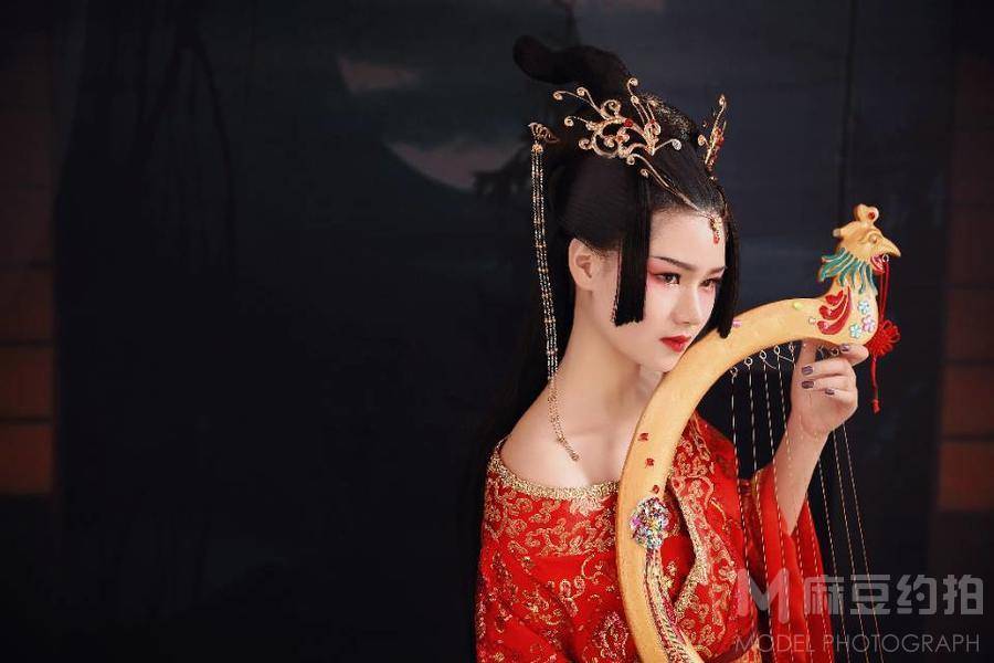 情绪模特