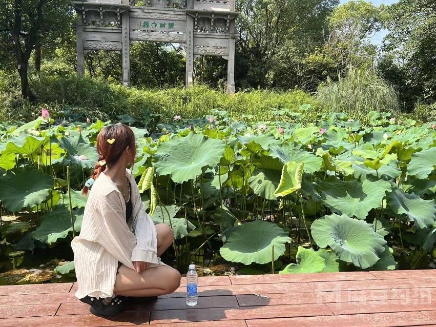 黑白模特