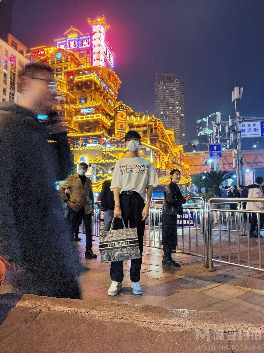 情绪模特