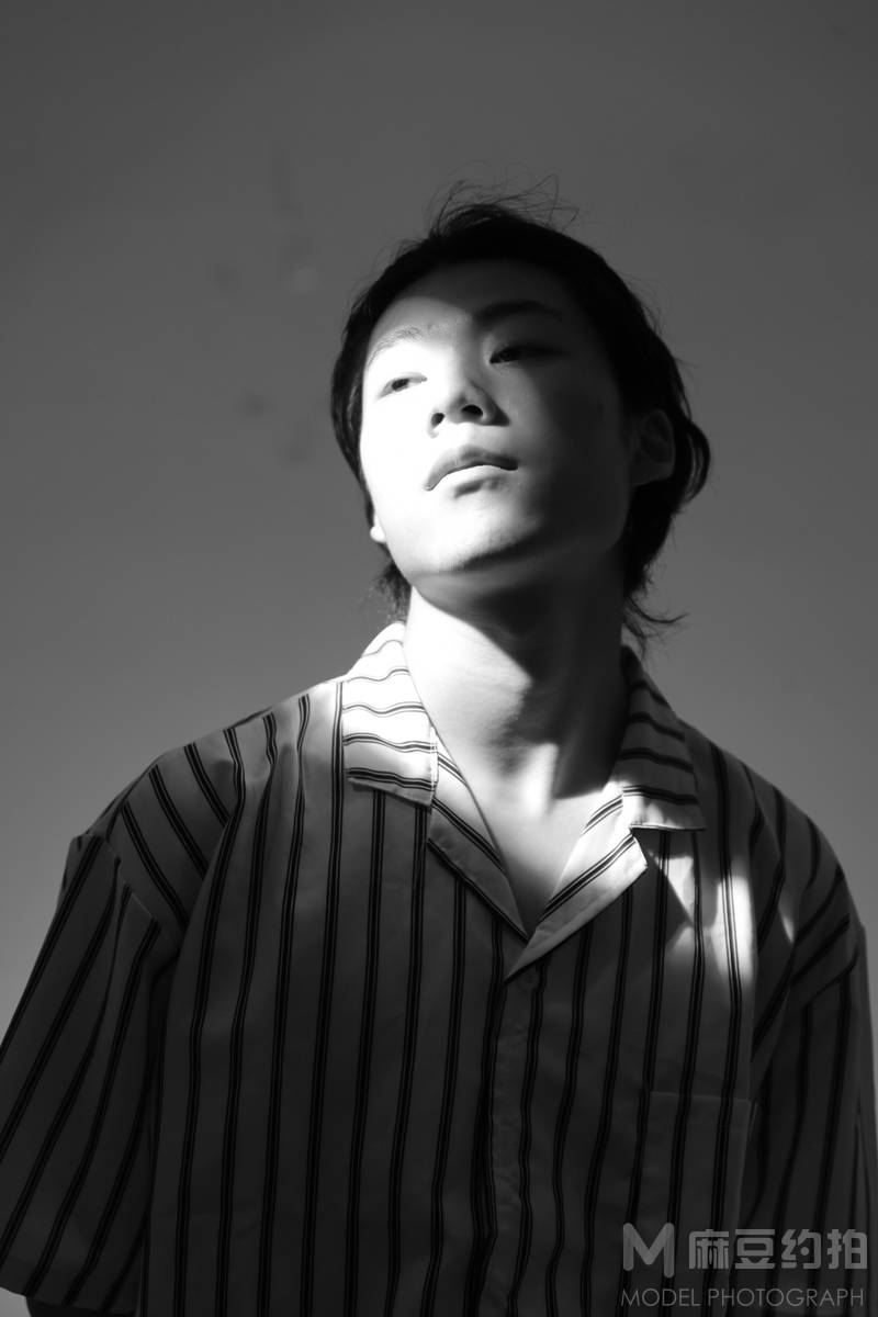 黑白模特