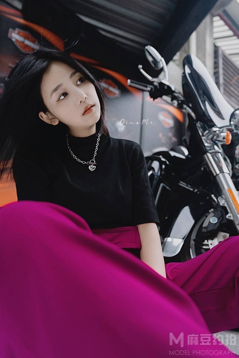 情绪模特