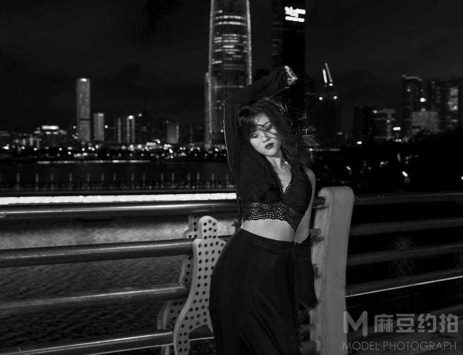 夜景模特