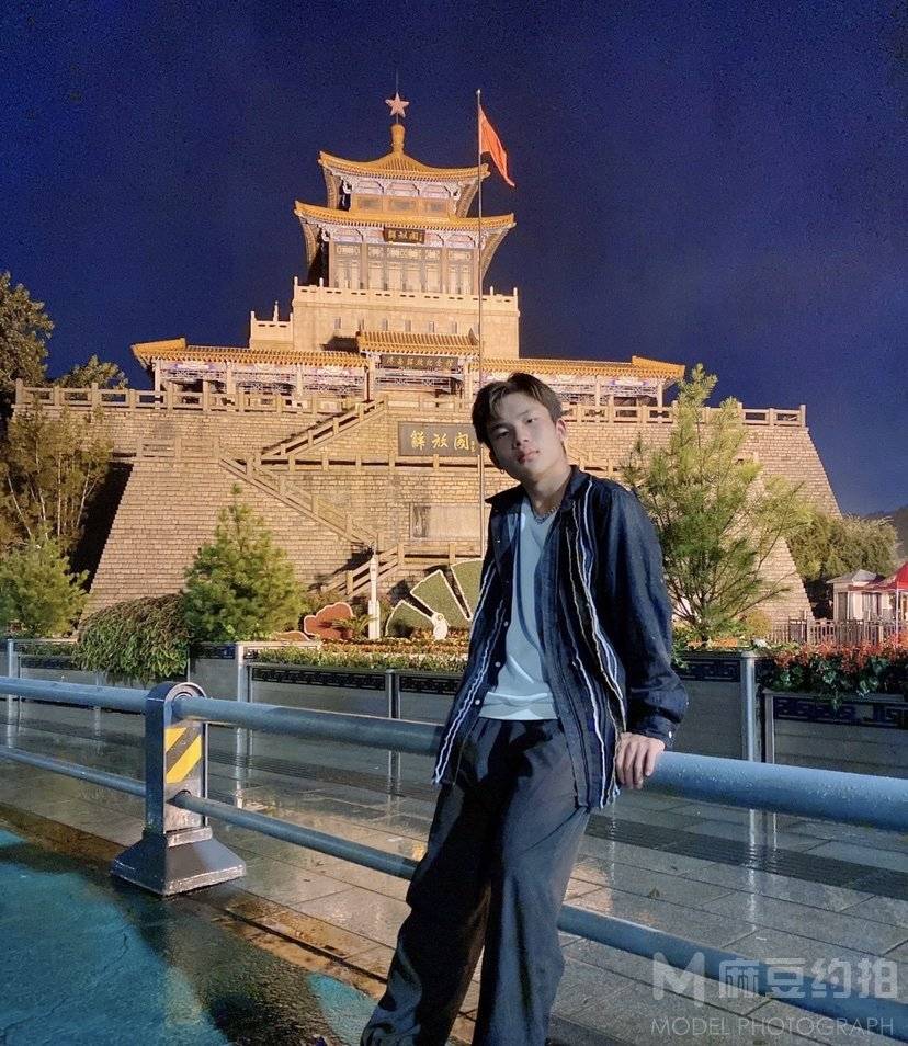 夜景模特