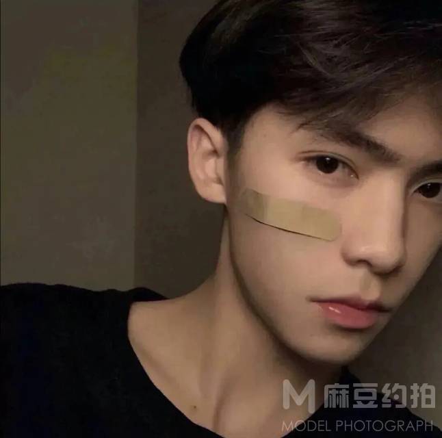 胶片模特