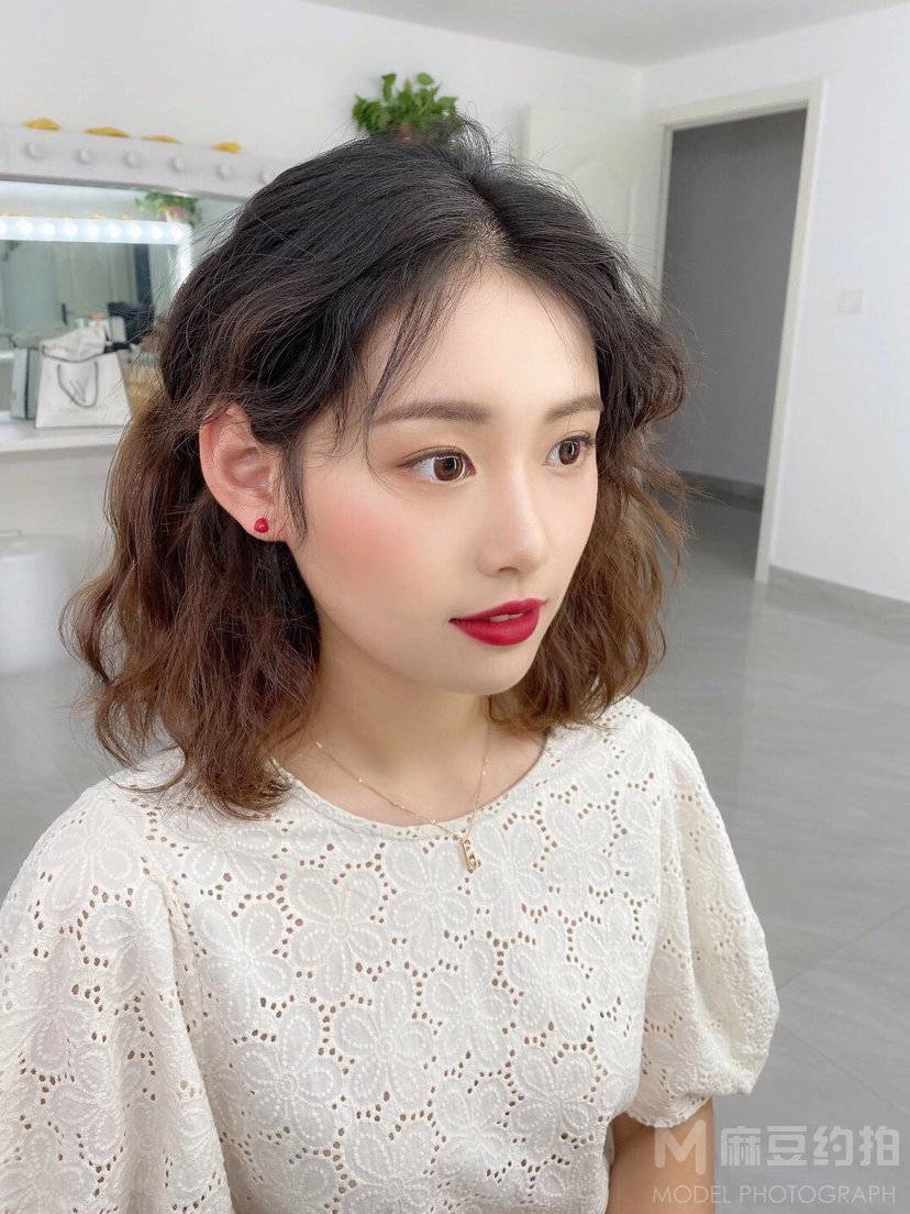 妆容模特