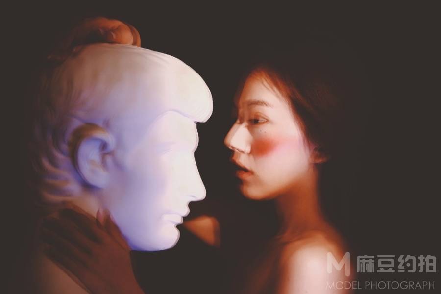 情绪模特