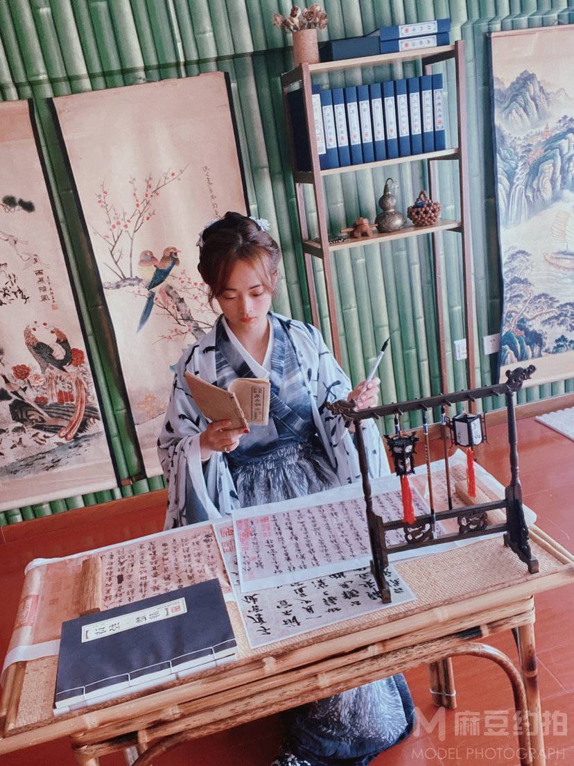 汉服模特