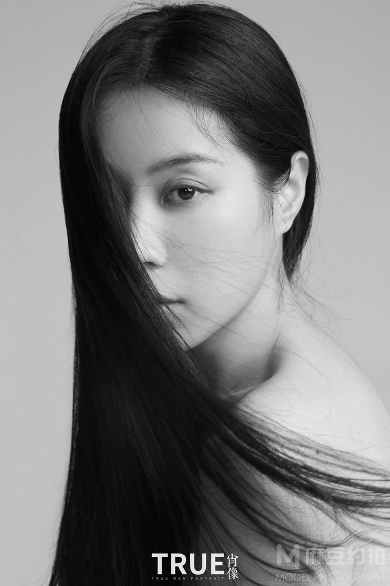 黑白模特