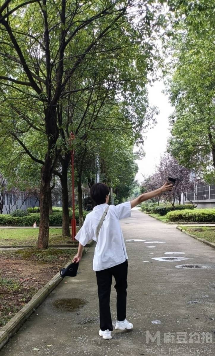校园模特
