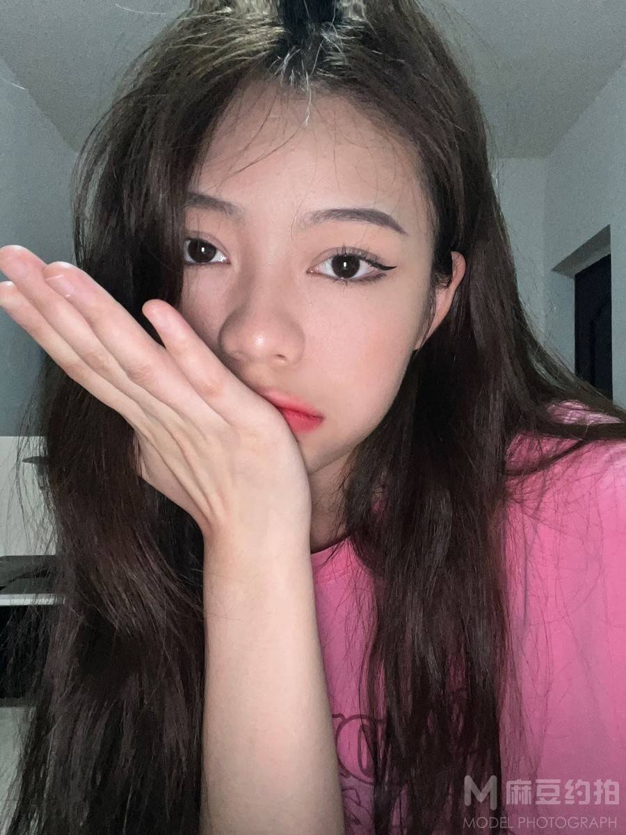 宝丽来模特