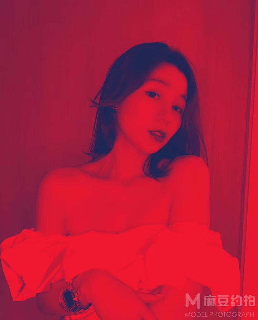 黑白模特