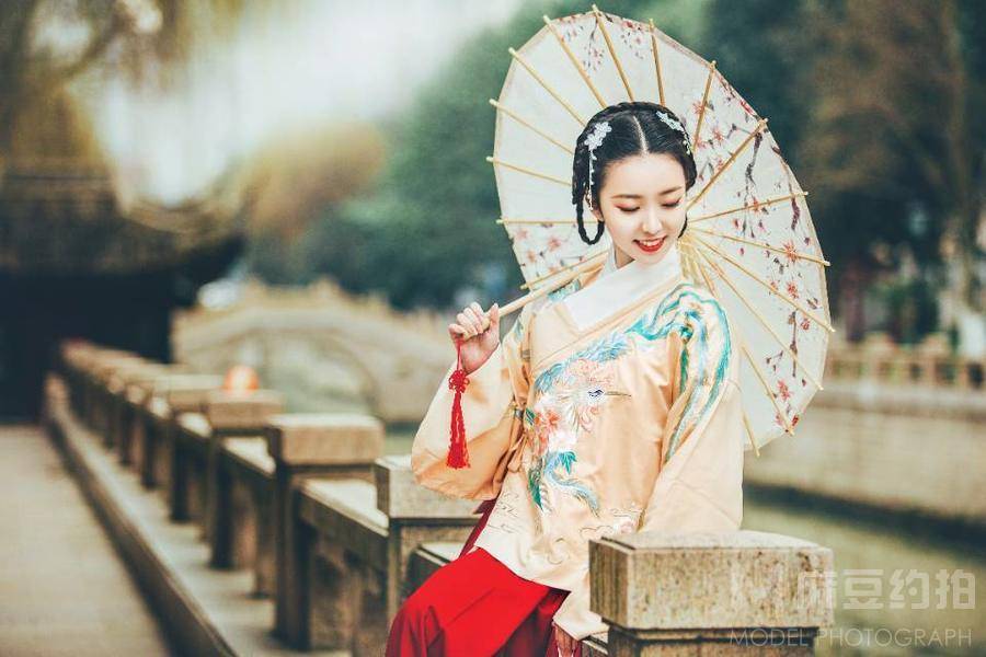 汉服模特
