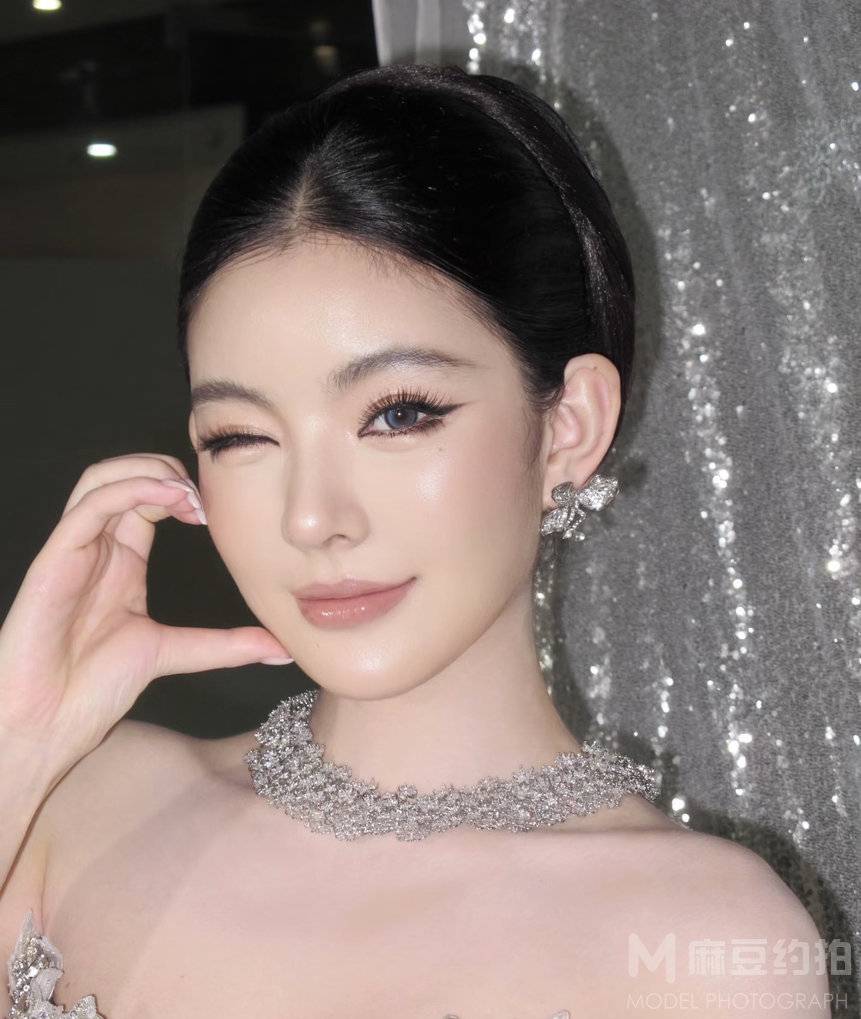 妆容模特