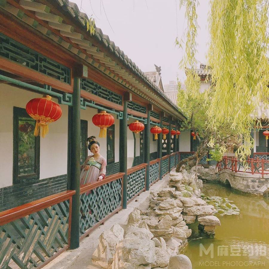 汉服模特