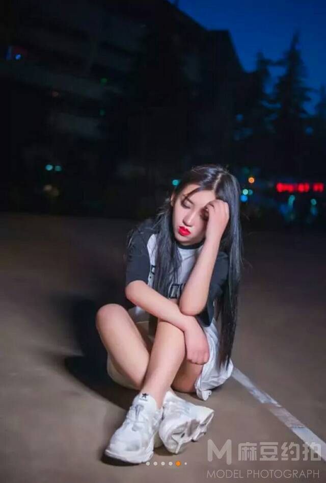 情绪模特