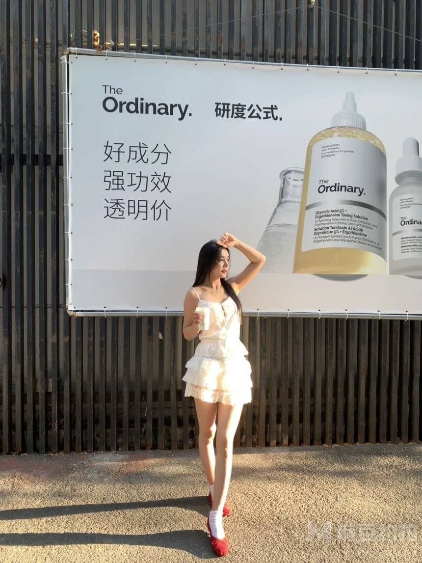 黑白模特