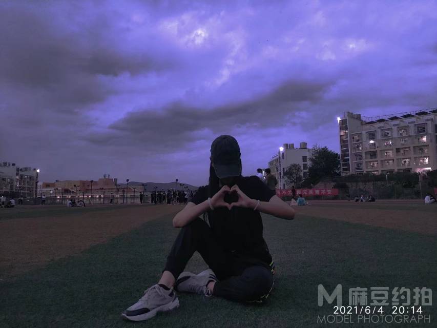 校园模特