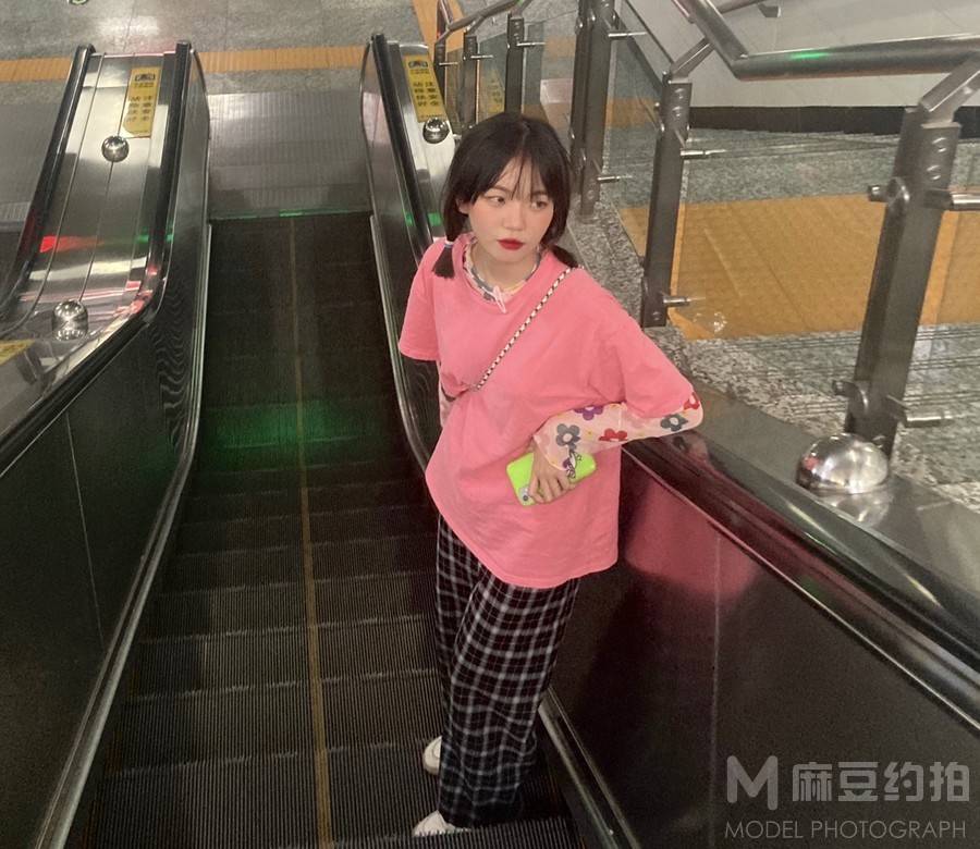 清新模特