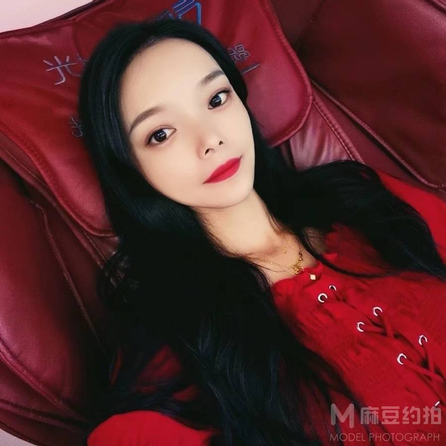黑白模特