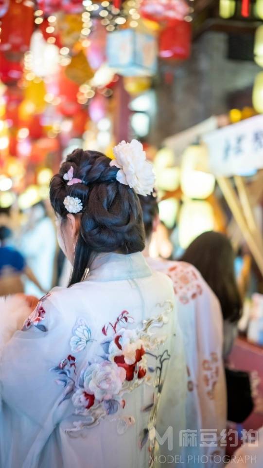 汉服模特