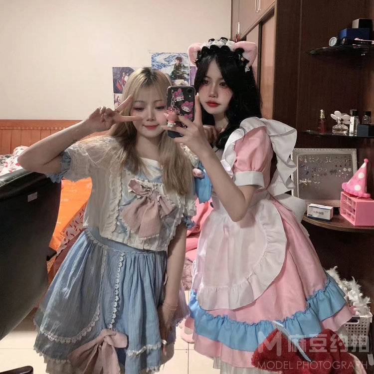 校园模特