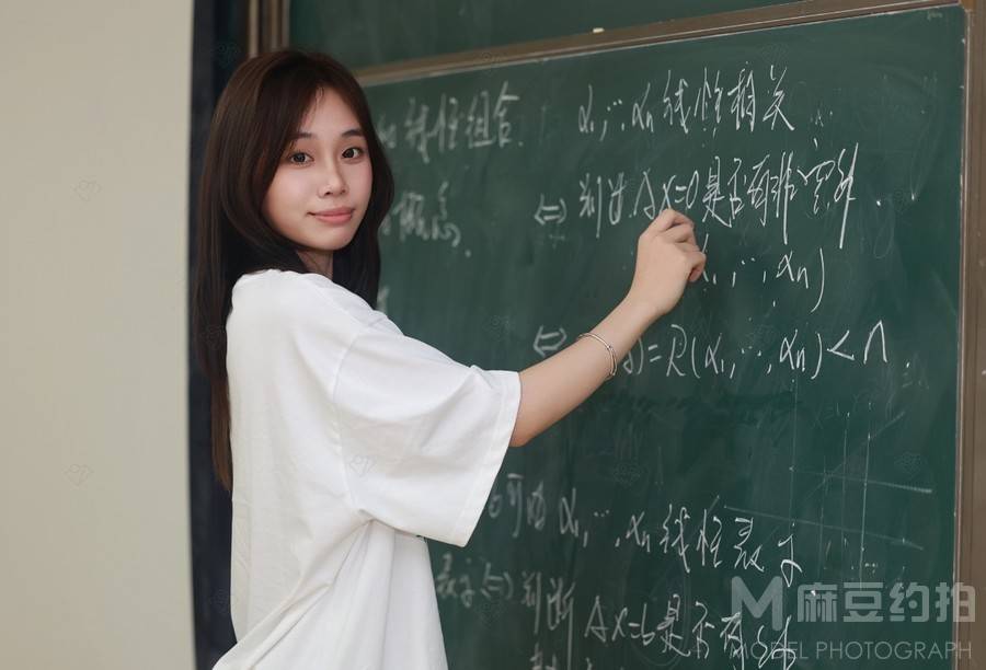 校园模特