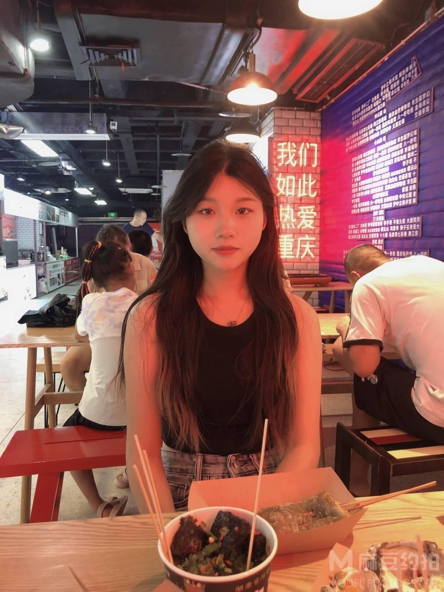 校园模特